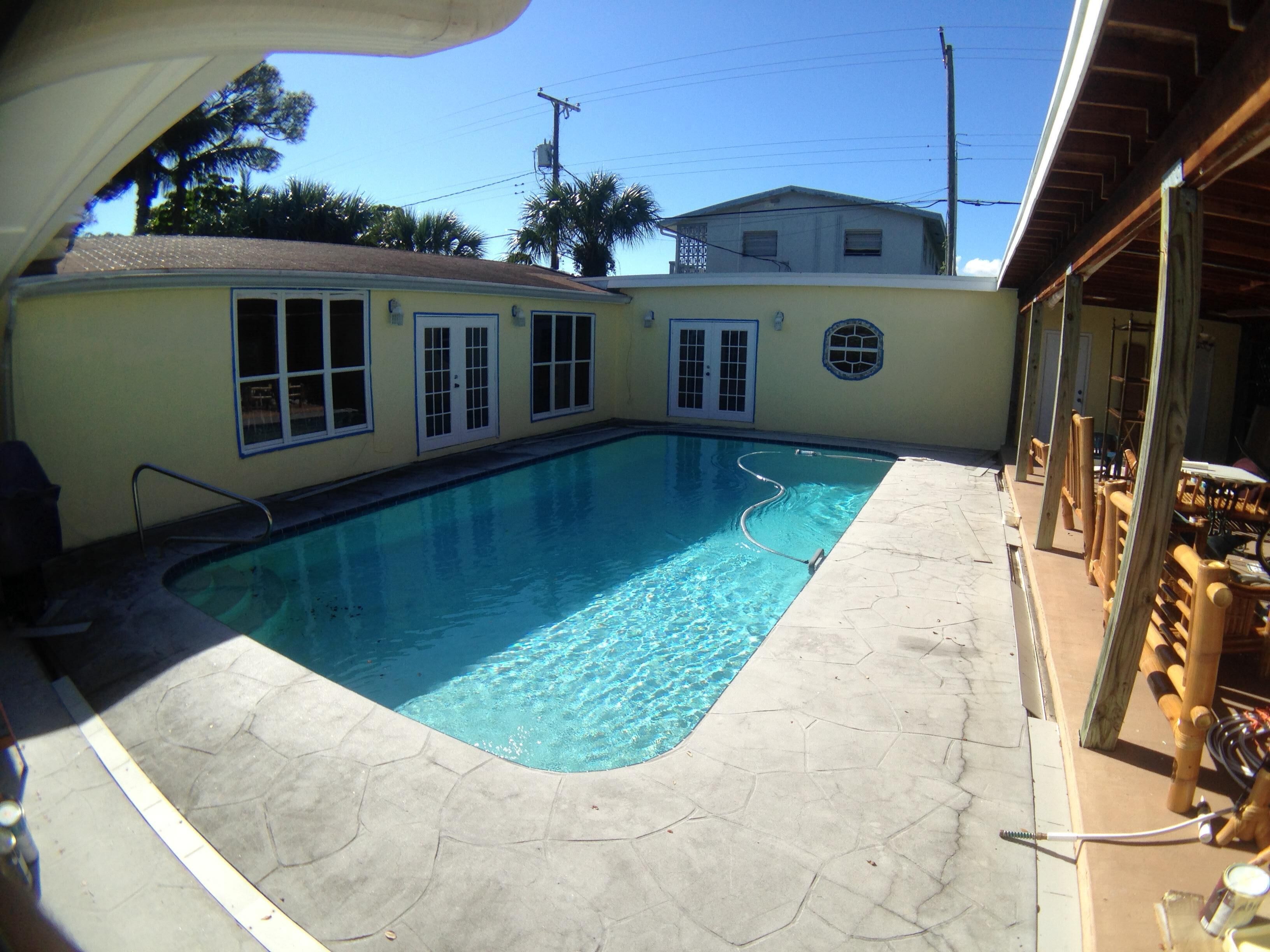 Pool Near Beach And Town - Bamboo Cottage On Quiet, Pretty Palmway