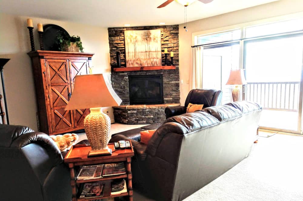 Amazing Views! Sky High Beautiful Mountain Retreat at The Reserve.