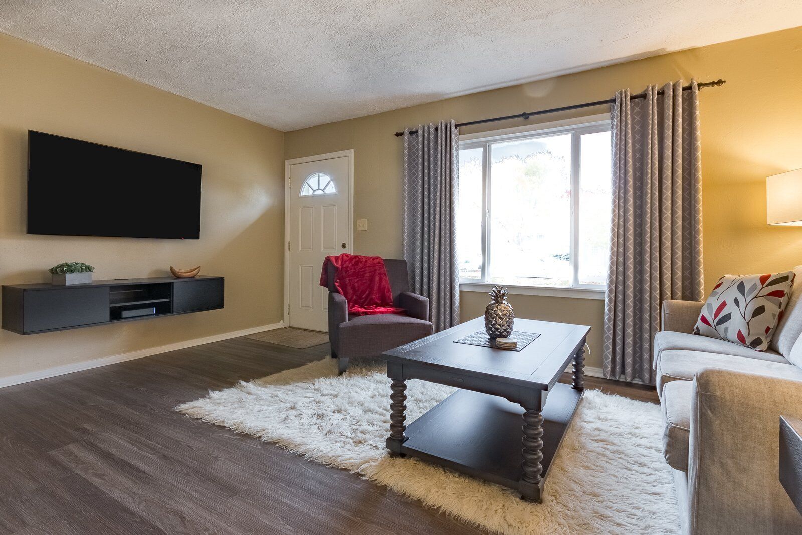 Walk to Notre Dame - Stay in Comfort!