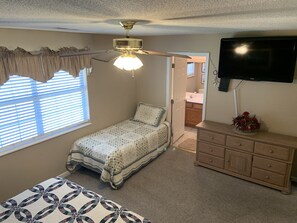 2 bedrooms, iron/ironing board, free WiFi, bed sheets