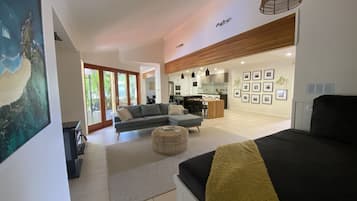 Smart TV, fireplace, DVD player