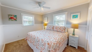 5 bedrooms, iron/ironing board, WiFi, bed sheets - Spacious Retreat w/ Multiple Levels Of Living Space + Private Pool (Tybee Island)