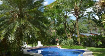 4 SUITES - air conditioning - CLOSED CONDOMINIUM - near the sea -