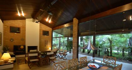 4 suites - air conditioning - gated community - close to the sea -