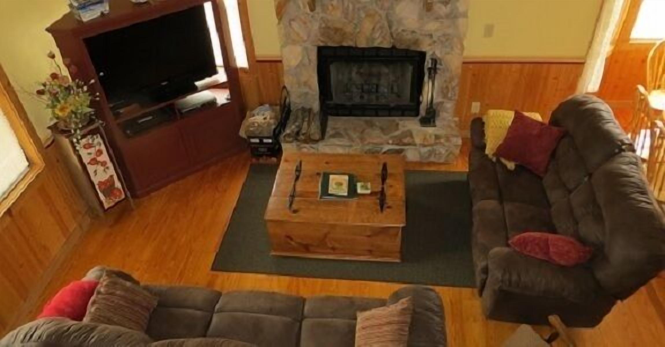 Justa Cabin | Blue Ridge Mtns | Peaceful Getaway | Mins from Lake Nottely!