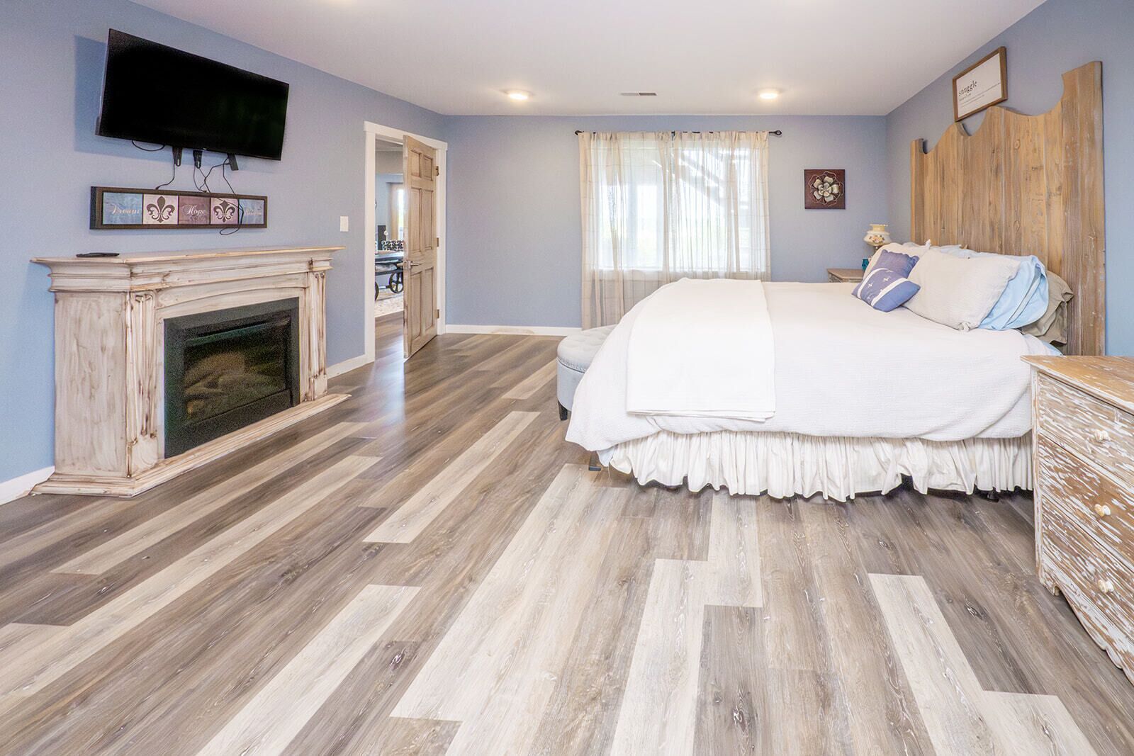 4 chambres, coffres-forts dans les chambres, fer et planche à repasser