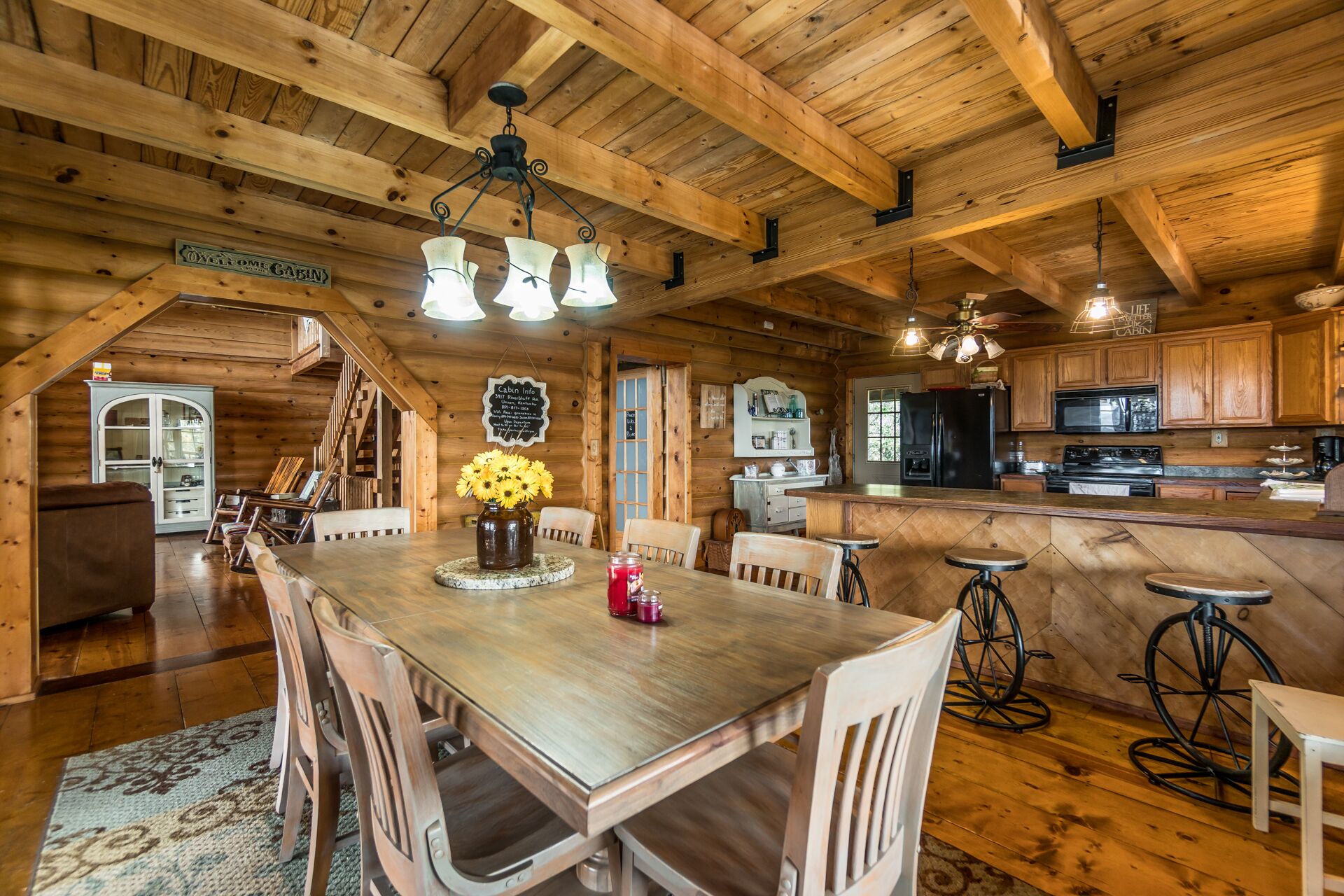 Log Cabin Lodge Overlooking Ohio River Near Creation Museum & Arc Encounter