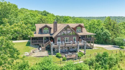 Riverview Log Cabin Lodge Near Creation Museum & Arc Encounter