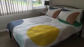 2 quartos, ferros/tábuas de passar roupa, Wi-Fi de cortesia