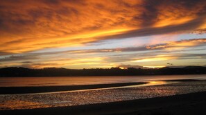 On the beach - The Riverside Townhouse (Surfside, Batemans Bay)