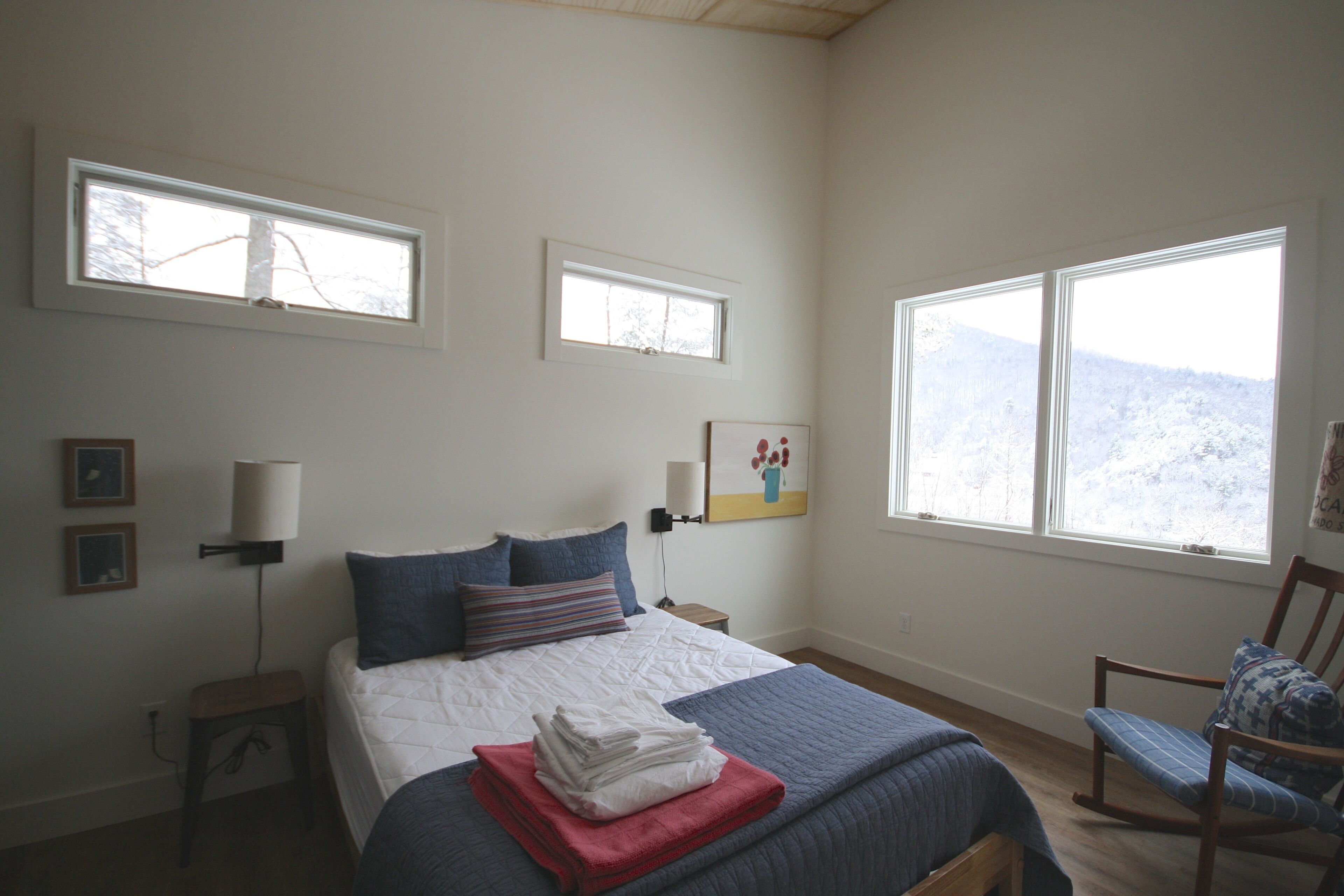 Valley Overlook with beautiful views!