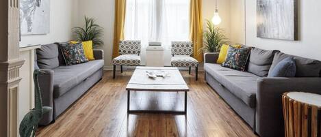 テレビ、Netflix、ストリーミングサービス、書斎 / ワークスペース