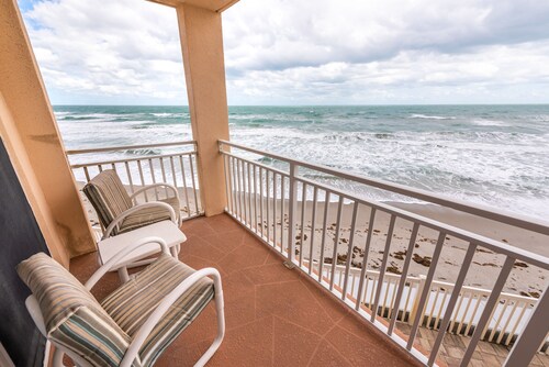 Ocean Front Complex -Beautiful Panoramic Views of the Ocean!