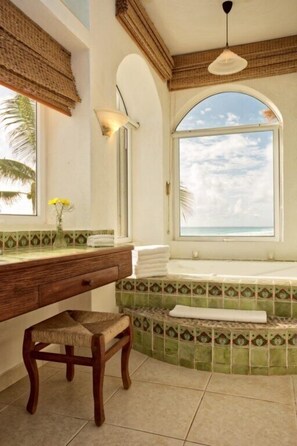 Spa - Villa Canteena, Gorgeous Beach Front Villa, Infinity Pool on Secluded Property (Playa Del Carmen)