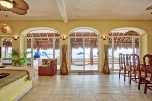 Dining - Villa Canteena, Gorgeous Beach Front Villa, Infinity Pool on Secluded Property (Playa Del Carmen)