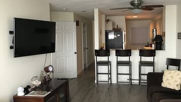 Smart TV, DVD player, stereo