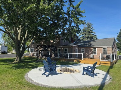 Indian Hallow Tarhe Cottage at Indian Lake