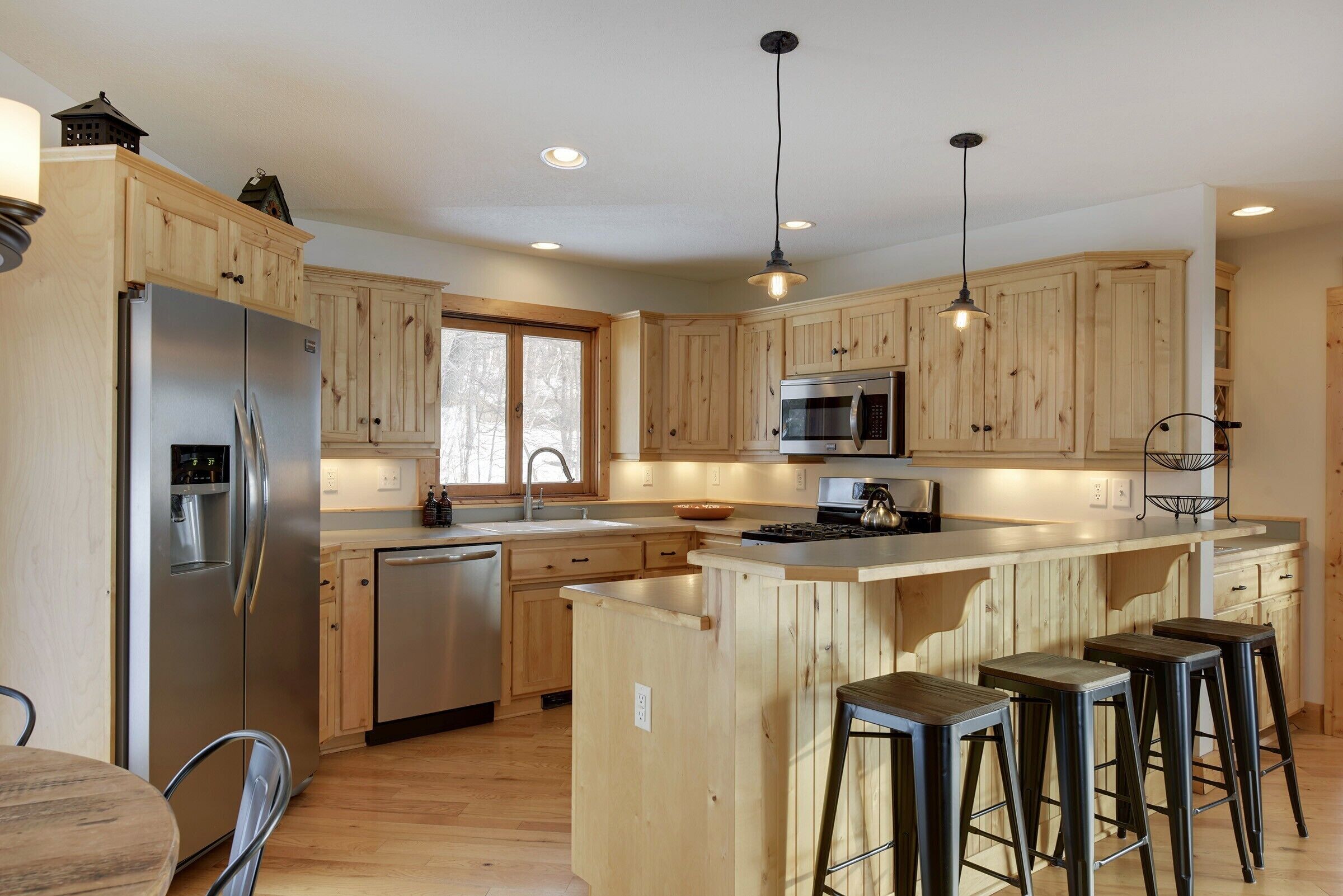 Newly Remodeled 6 Bedroom Retreat on West Gull Lake
