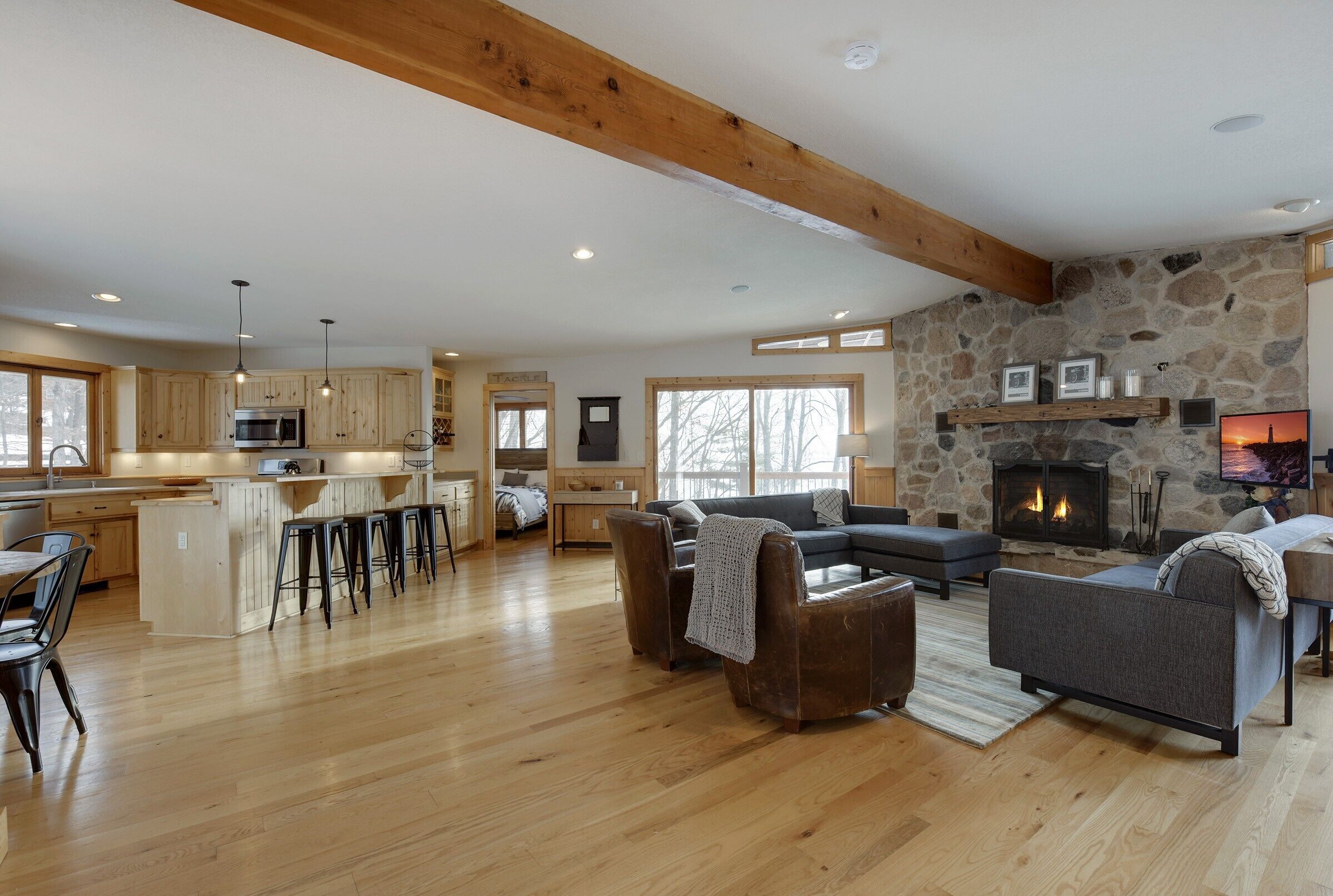 Newly Remodeled 6 Bedroom Retreat on West Gull Lake