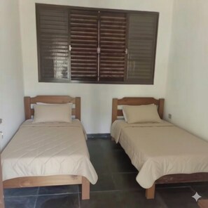 6 Schlafzimmer, Bügeleisen/Bügelbrett, kostenloses WLAN