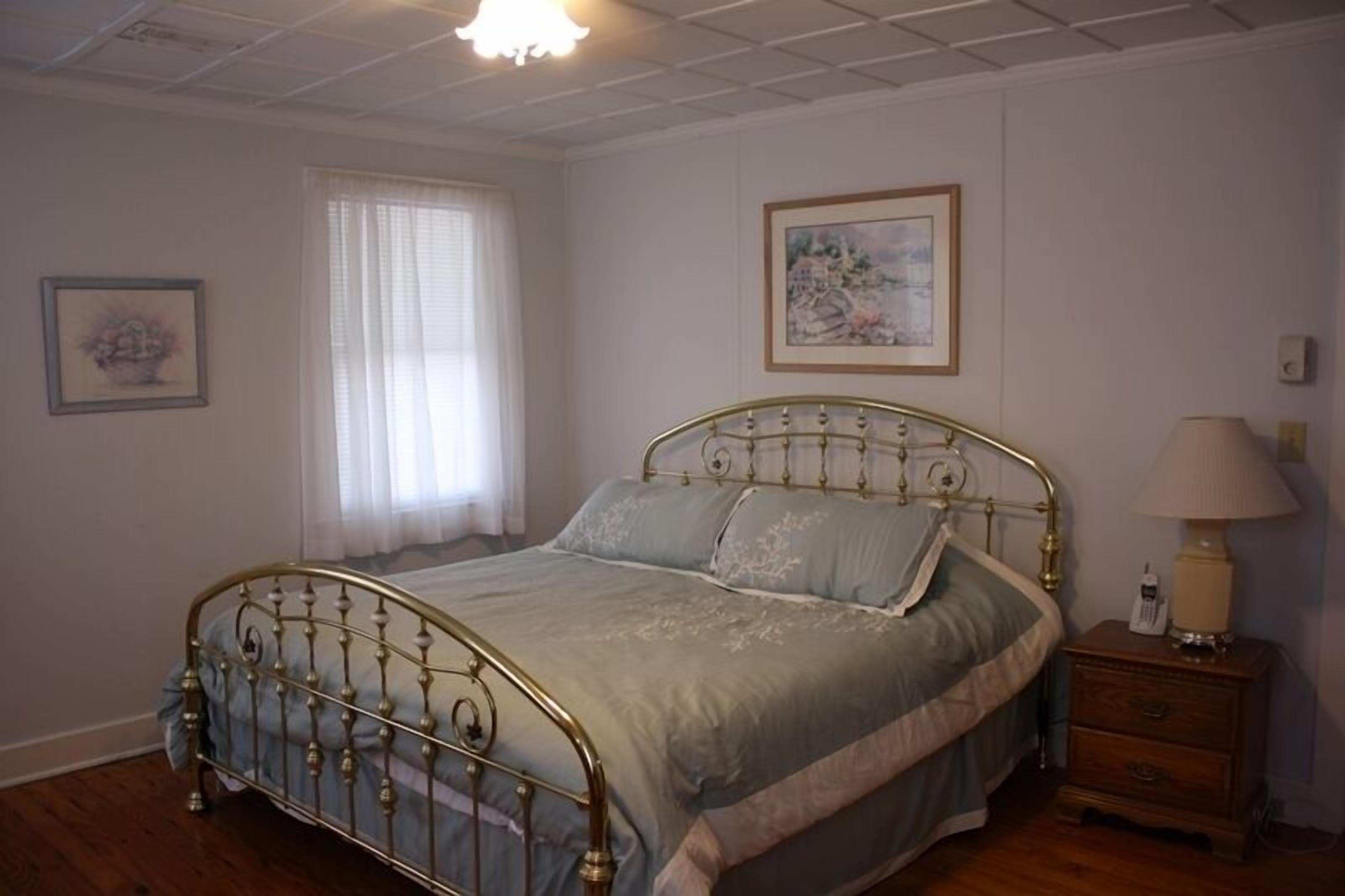 A traditional beach house located near historic downtown Charleston