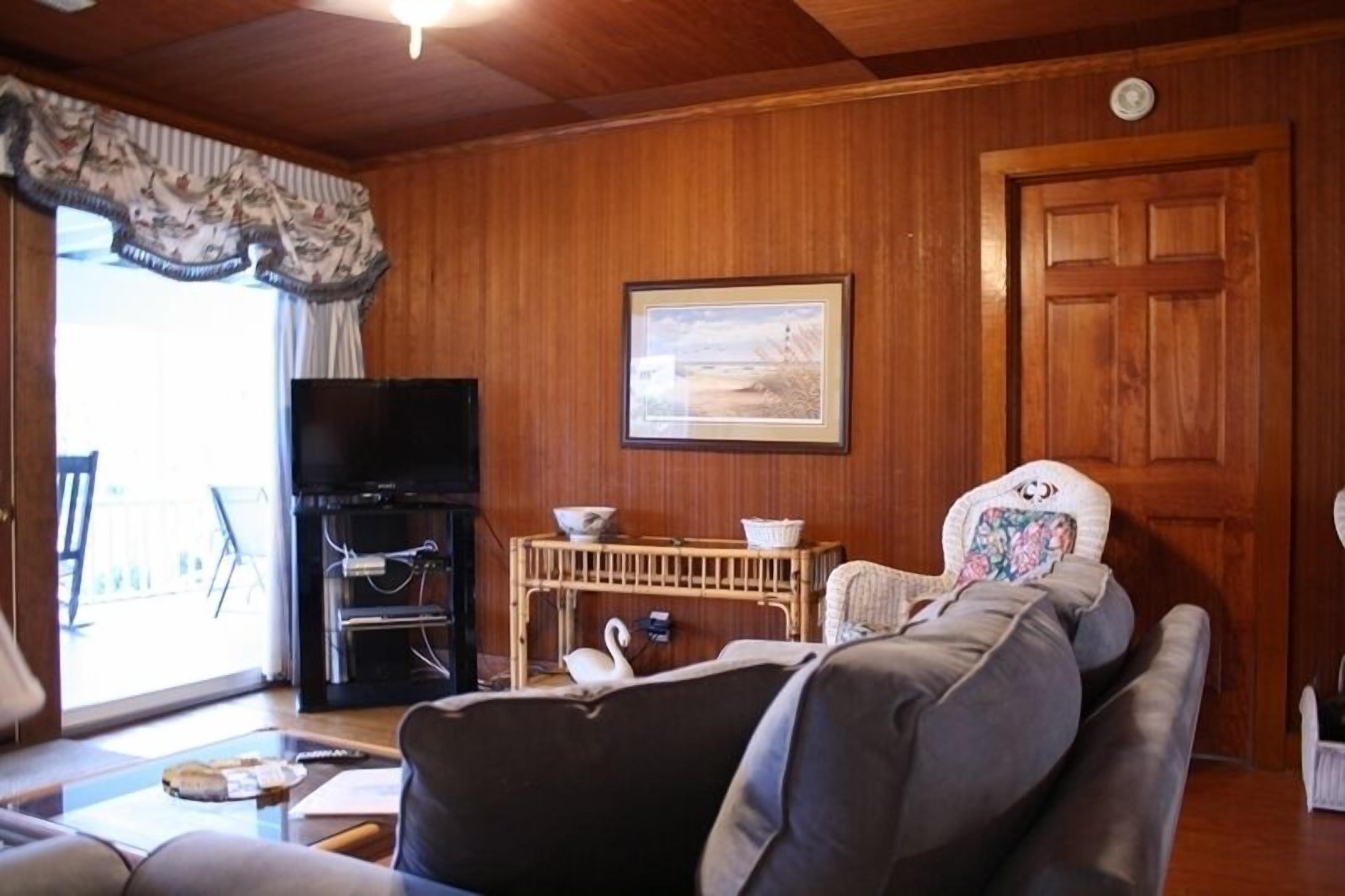 A traditional beach house located near historic downtown Charleston