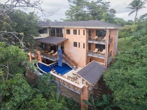 Exterior - Casa Reserva: Luxury Villa, Sleeps 12, Stunning Ocean Views! (Manuel Antonio)