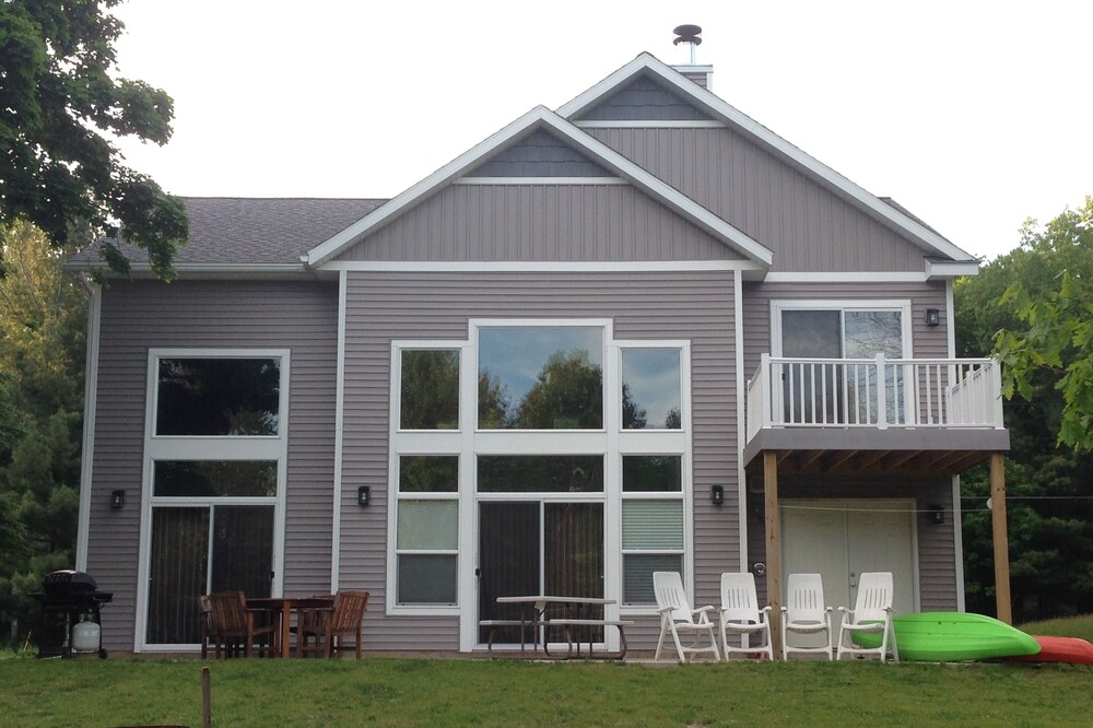 Rental With Waterfront Access To Silver Lake. Near Silver Lake Sand Dunes.