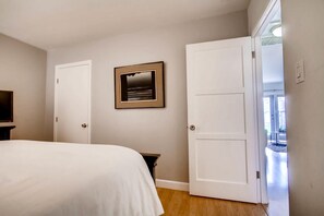 2 makuuhuonetta, työpöytä, silitysrauta/-lauta, Wi-Fi