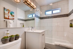 Dusche, Haartrockner, Bademäntel, Handtücher