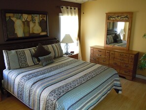 4 Schlafzimmer, Zimmersafe, Schreibtisch, Bügeleisen/Bügelbrett