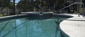Water View - Pool & Spa - 3.5 miles to Disney - BBQ