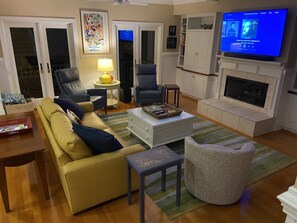Smart TV, fireplace, DVD player, ping pong
