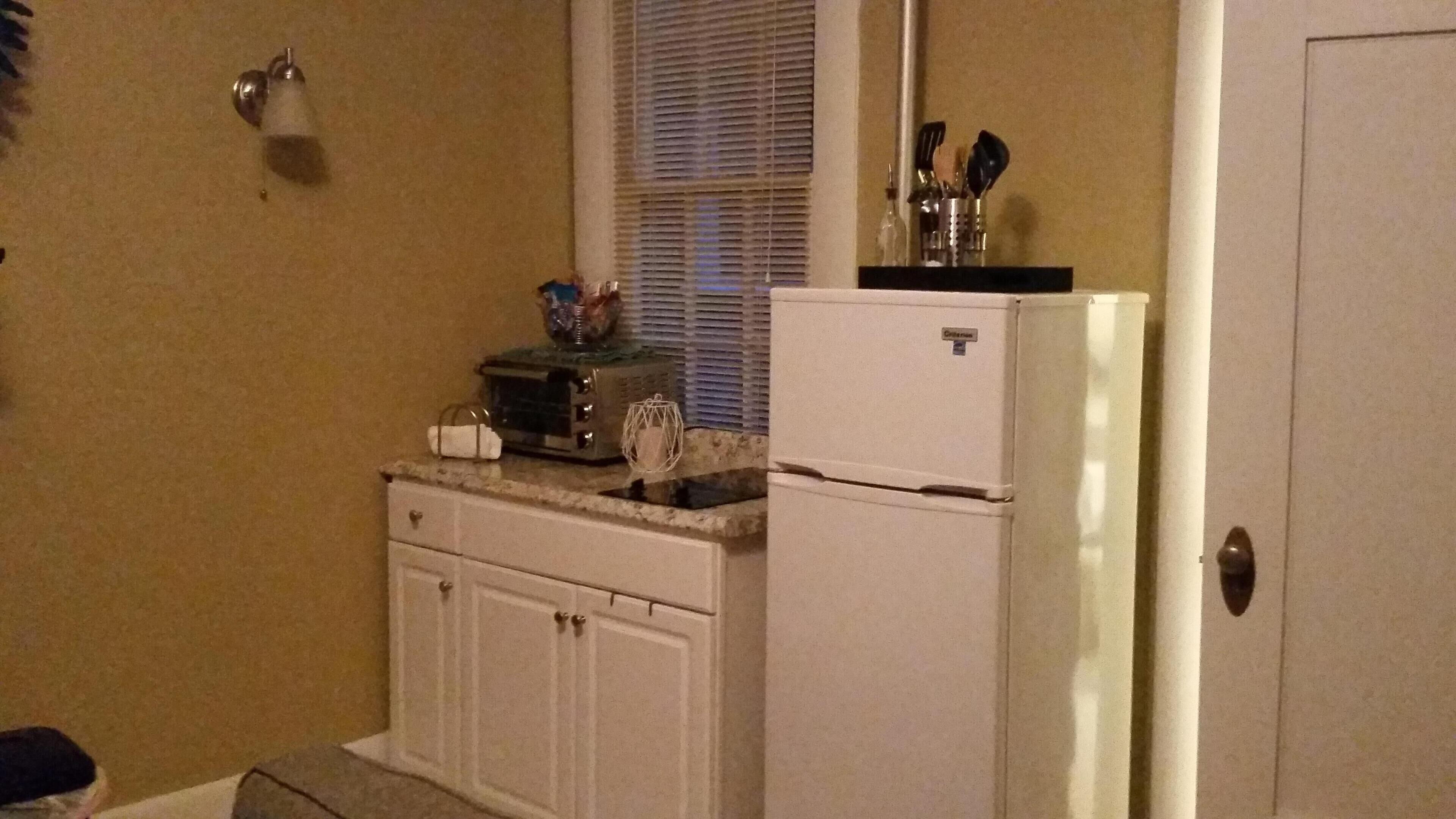 Trendy Downtown Indianapolis Studio