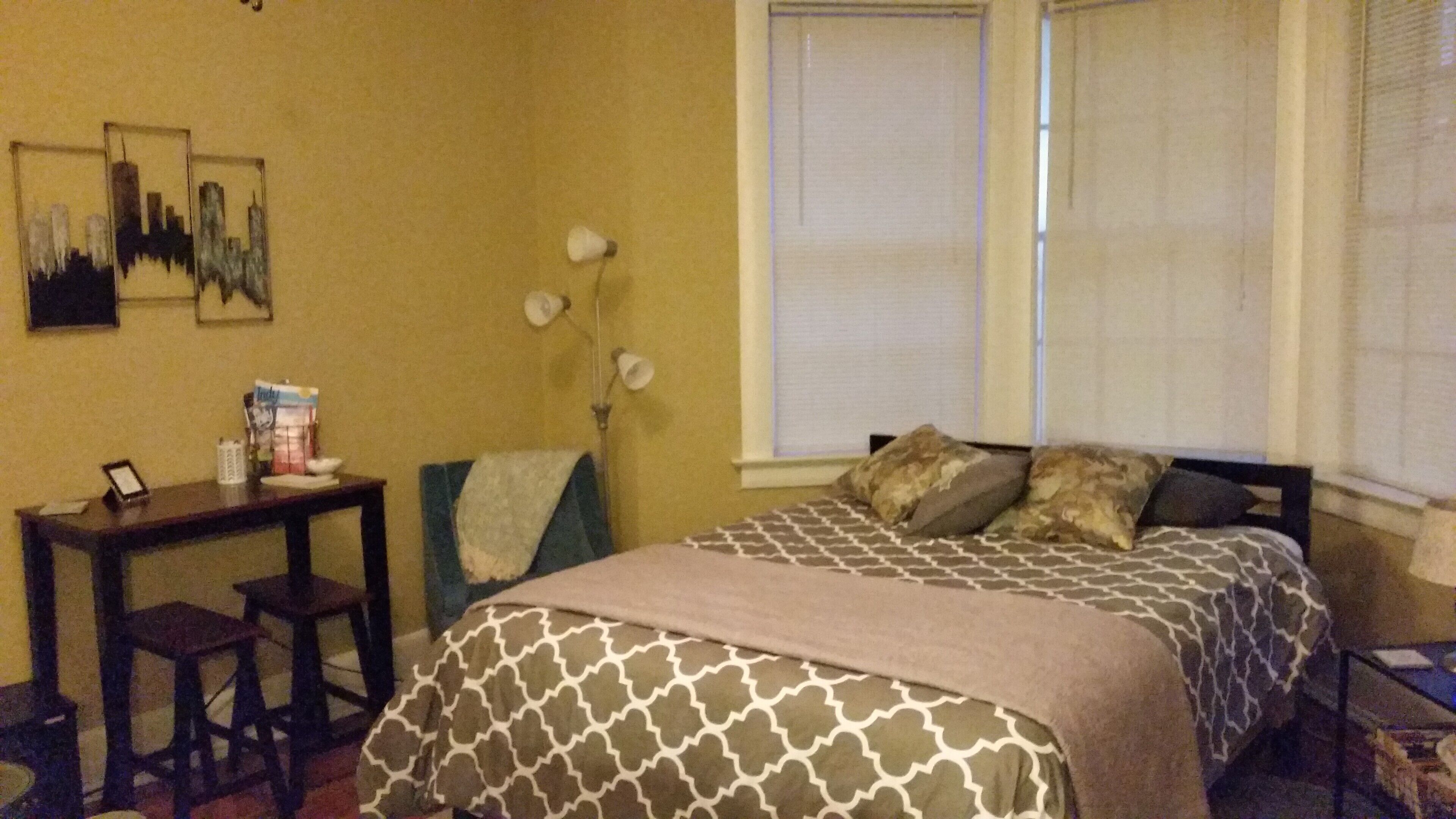 Trendy Downtown Indianapolis Studio