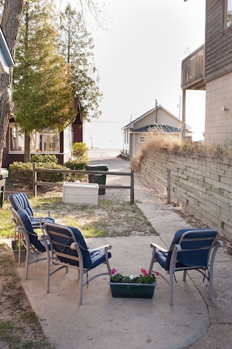  Vintage Beach Cottage located on stunning Lake Michigan Beach