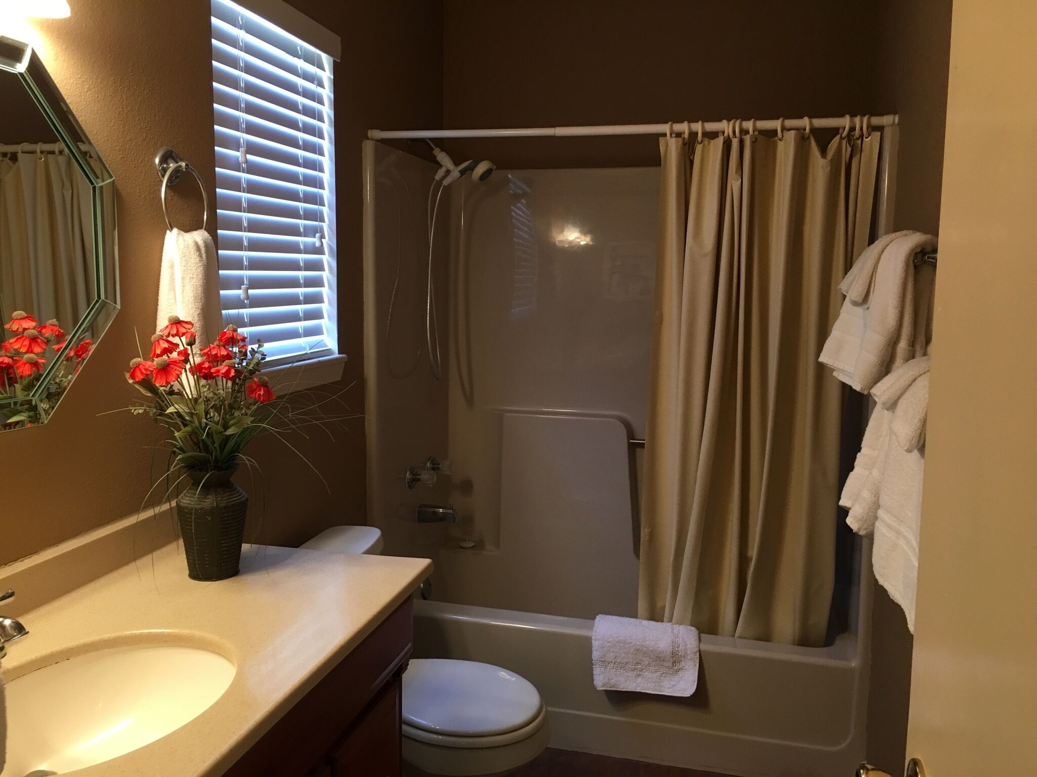 Cozy  Guest House with Hot Tub and Pool in Wimberley, TX