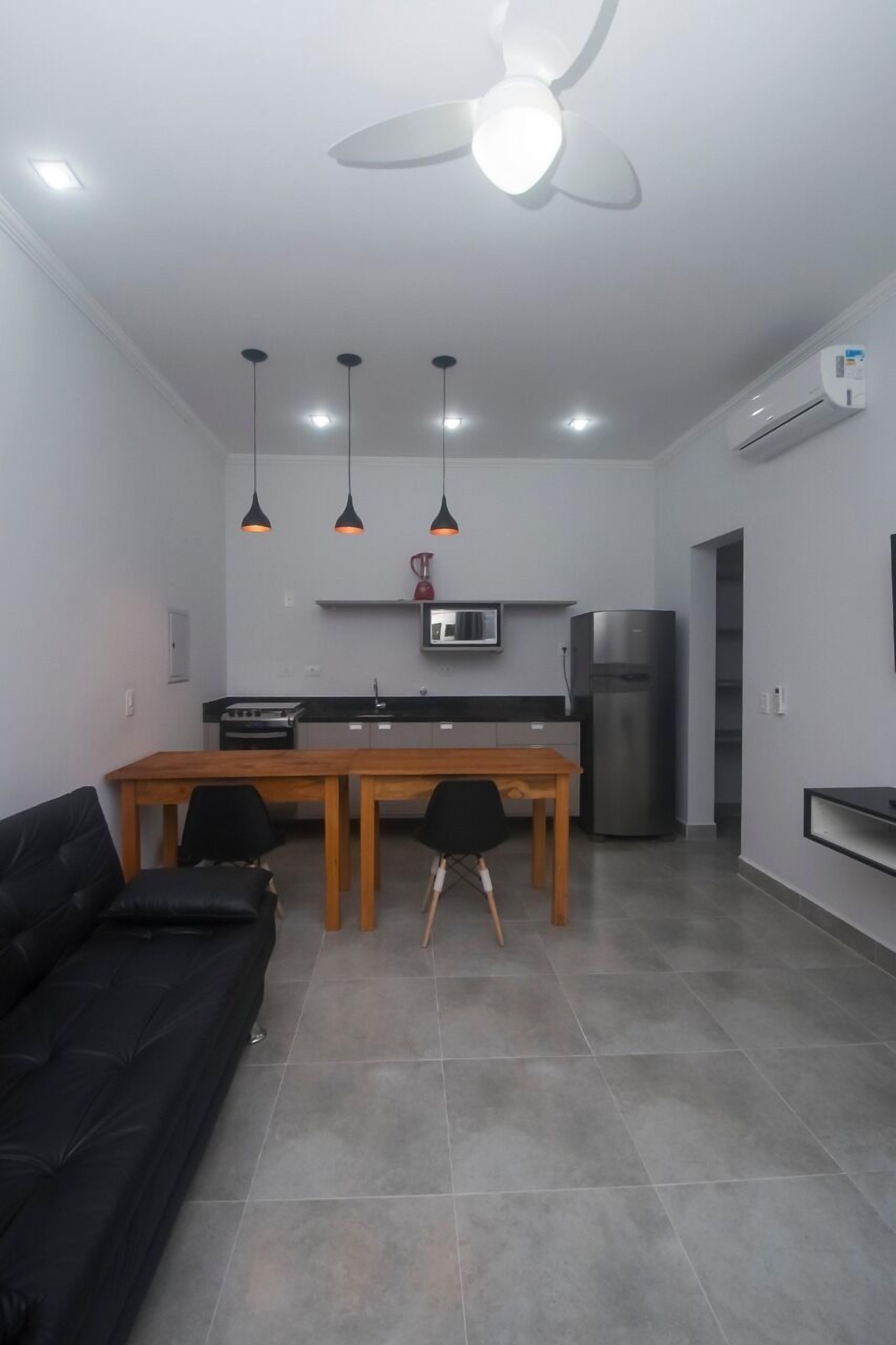 Flat with services on the Riviera.