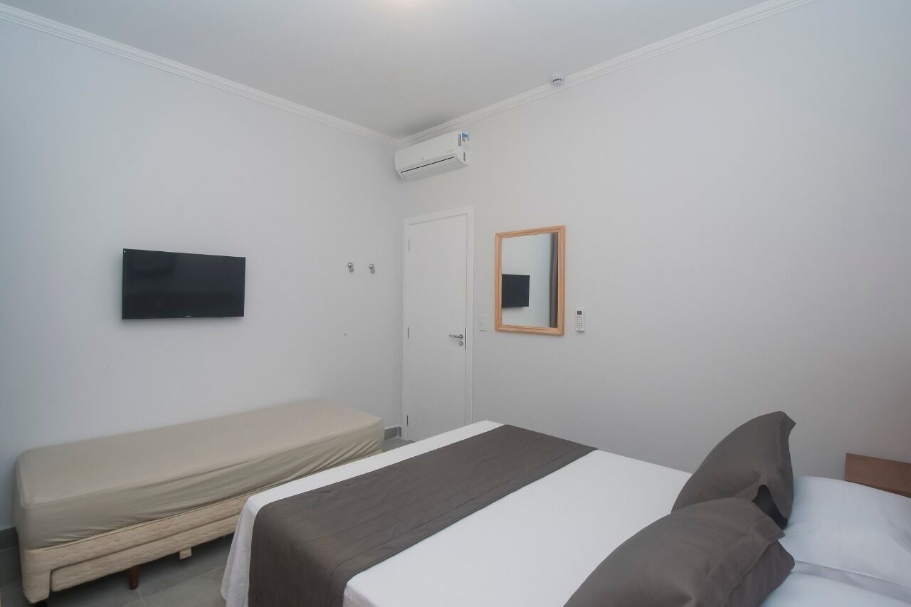 Flat with services on the Riviera.