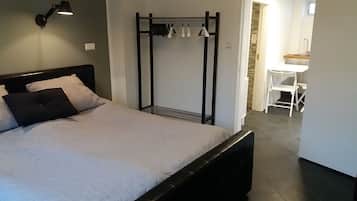 1 slaapkamer, een bureau, gratis wifi, beddengoed