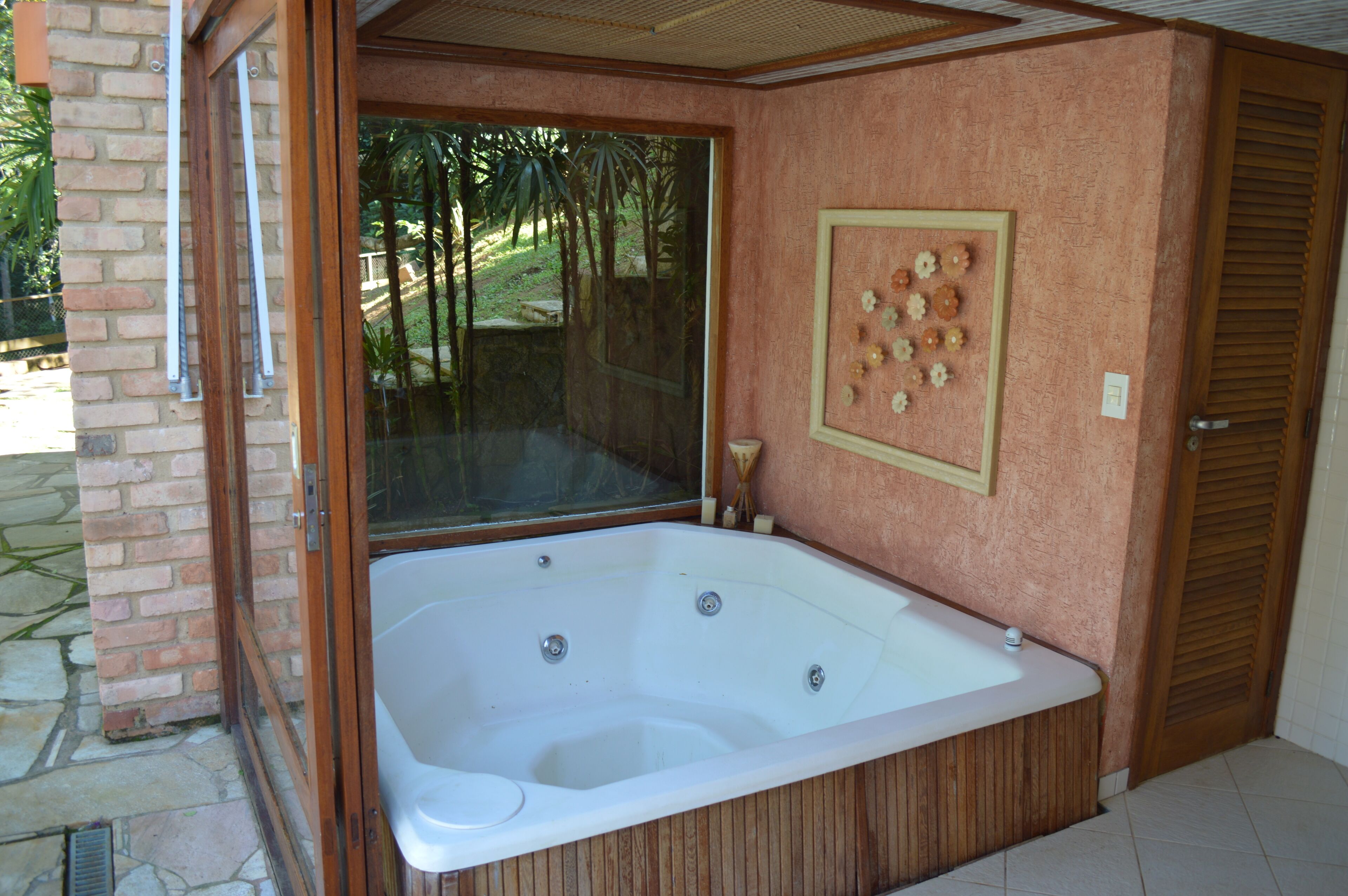 COME TO PASS JULY'S HOLIDAYS IN THE MOST CONVENTIONAL HOUSE OF THE SIERRA.