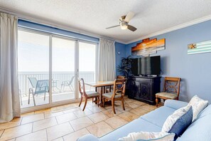 Smart TV, DVD player, music library, video library -  Great place to find your lost shaker of salt!BOOK EARLY FOR SPRING AND SUMMER
 (Panama City Beach)