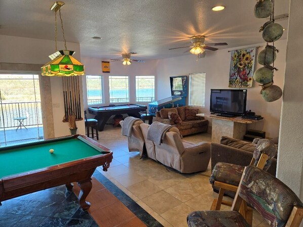 Smart TV, reproductor de DVD y videoteca 