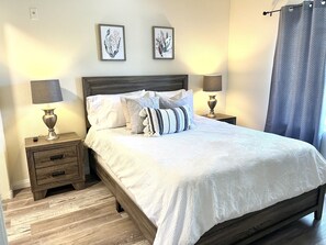 1 soverom, skrivebord, wi-fi (inkludert) og sengetøy