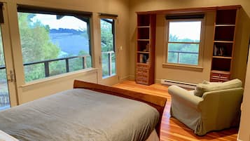 5 bedrooms, desk, iron/ironing board, free WiFi