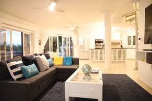 Téléviseur connecté, foyer