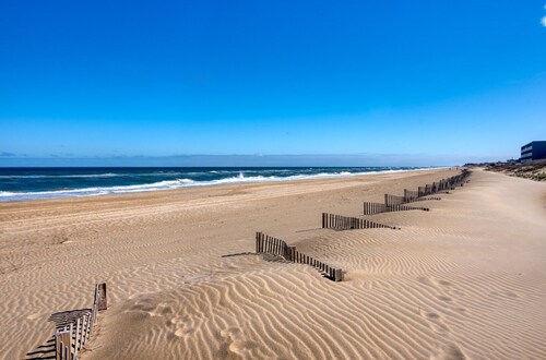 DS203 -  Ocean-Front Condo with Pool and Ocean Views!