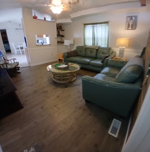 TV, DVD player - WATERFRONT! $75
 JUNE Special,New Remodel 2/2 Kayak, Gulf, dolphins, manatees. (Hudson)