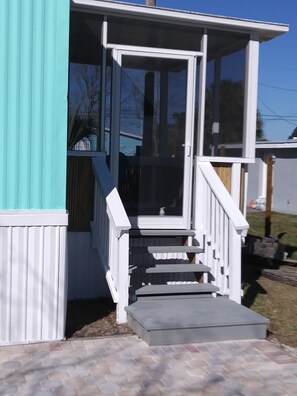 Exterior detail - WATERFRONT! AUGUST Special,New Remodel 2/2 Kayak the Gulf, see dolphins, manatee (Hudson)