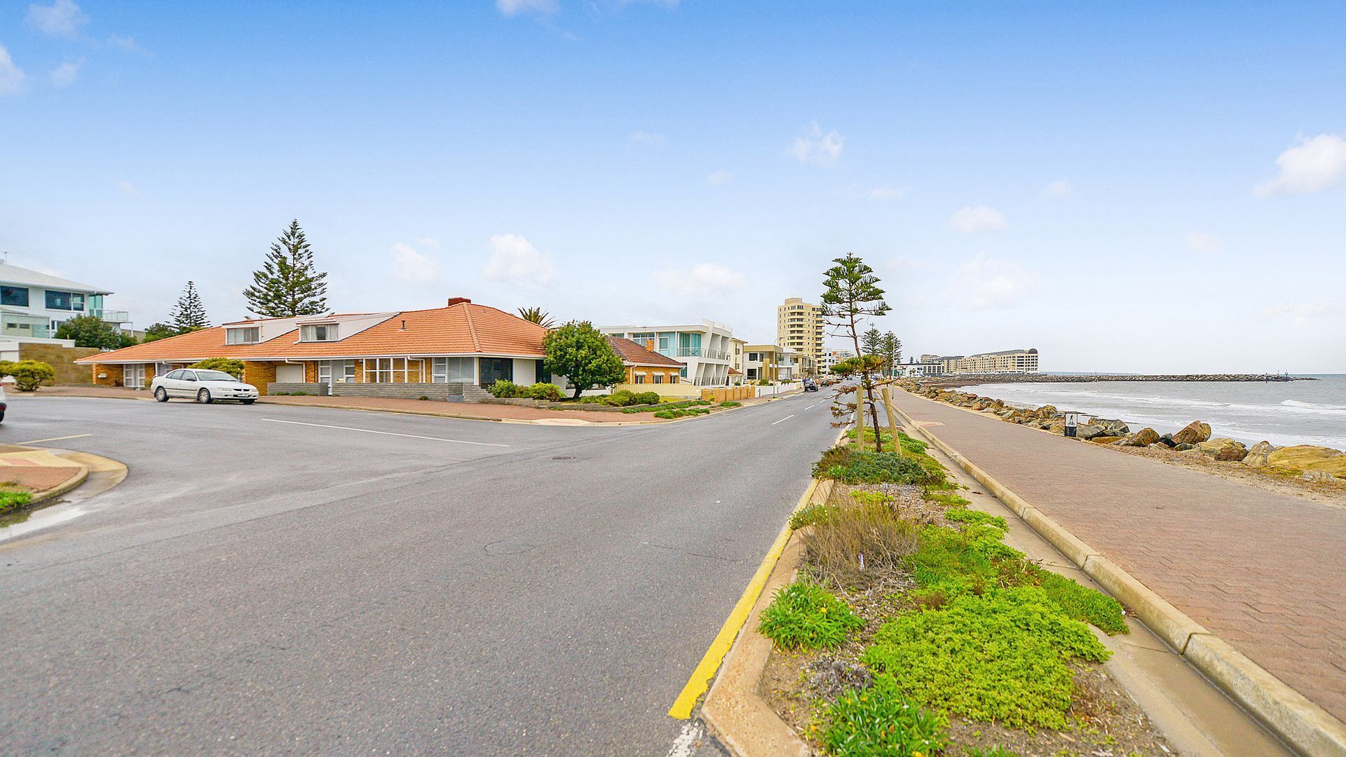 Sea By Your Side - Perfect Esplanade Living — image 4